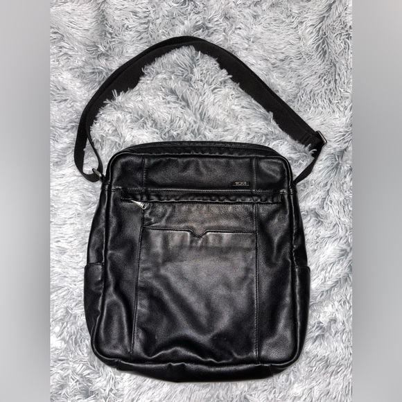 TUMI Genuine leather shoulder bag for man "Man's Bag" - Picture 2 of 12